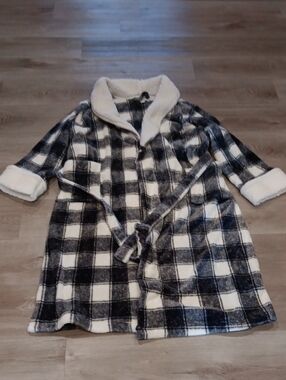 Sonoma Black & White Plaid  Robe with Sherpa Collar